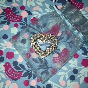 Scarf heart brooch